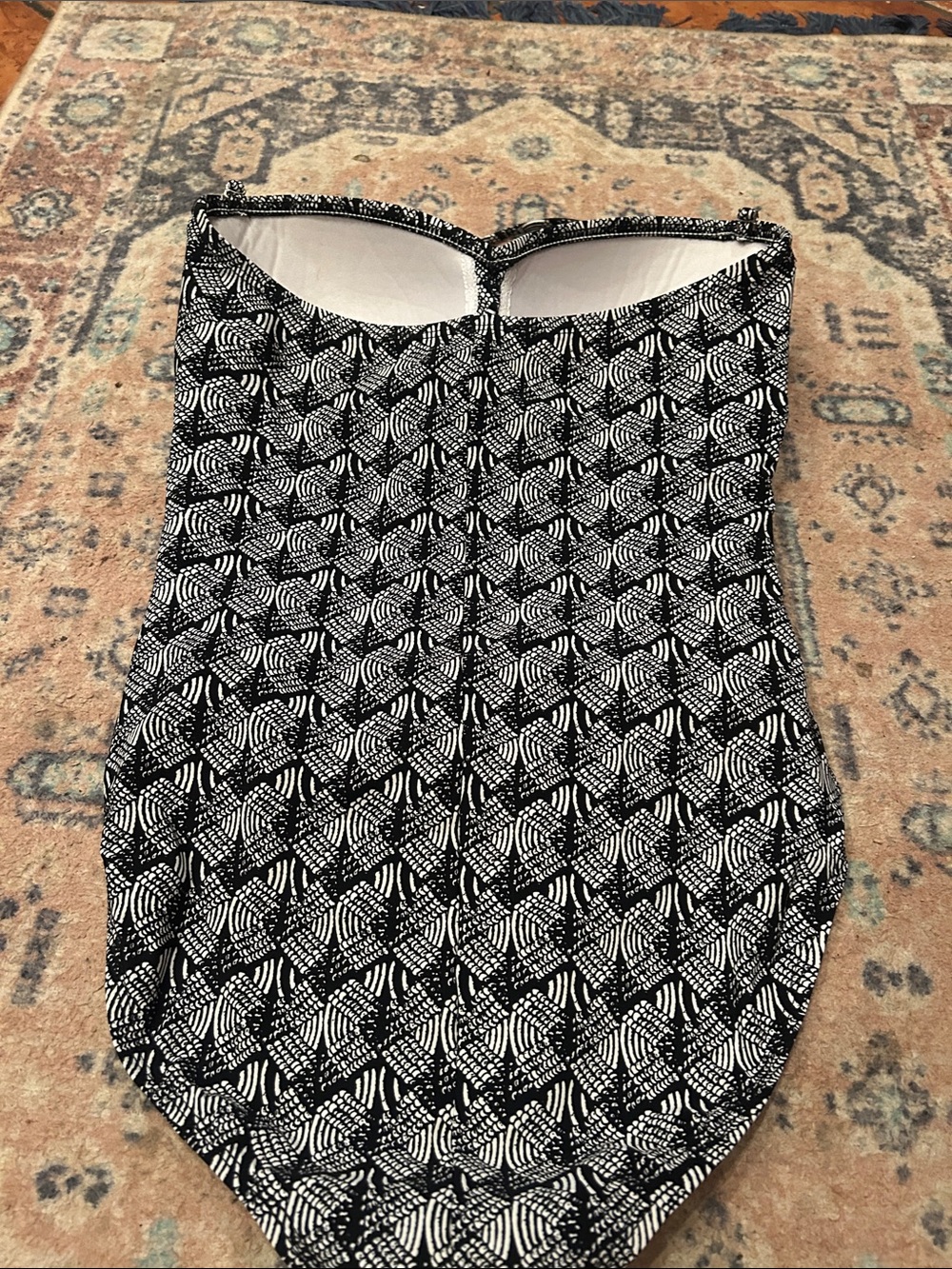 La Blanca Black & White Geometric One-Piece Swimsuit - Picture 7 of 11